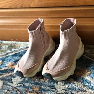 Girls Zara hightop sneakers pink.